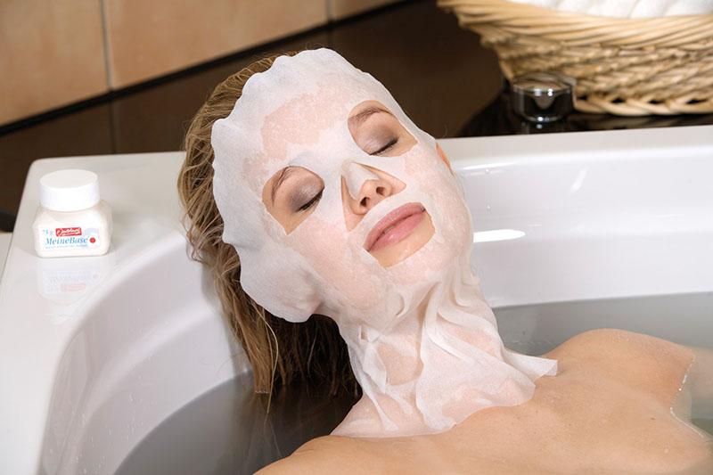 Vliesmaske im  MeineBase Vollbad - P.Jentschura